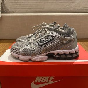 Nike Air Zoom Spiridon Cage 2 - Lt Smoke Grey/Metallic Silver - Size 6.5 Womens